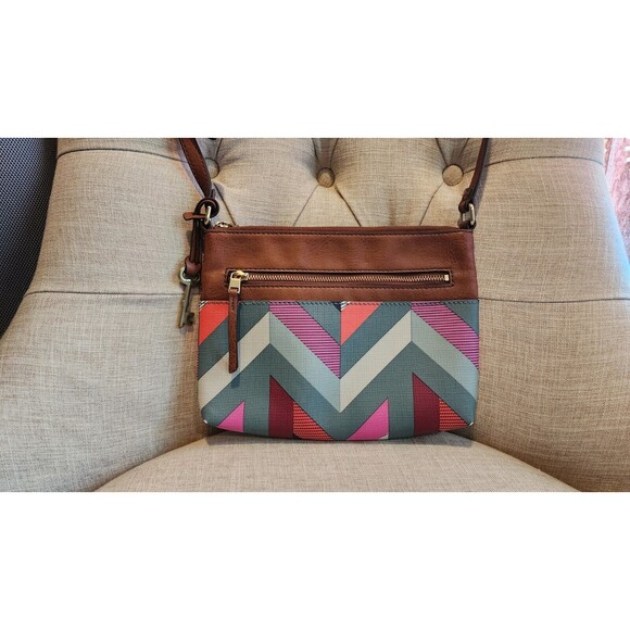 Fossil Leather & Vinyl Geometric Colorful Chevron KEY Crossbody Purse - Picture 2 of 7